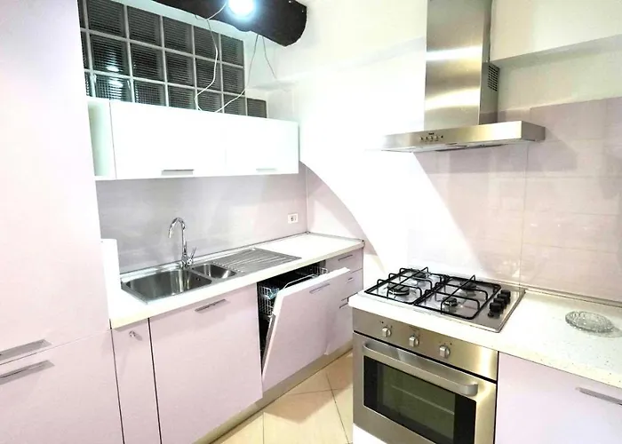 Ch & Privateparking - Corso 18 Agosto - * Potenza