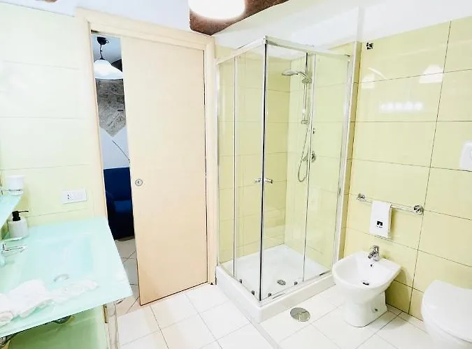 Ch & Privateparking - Corso 18 Agosto - * Potenza